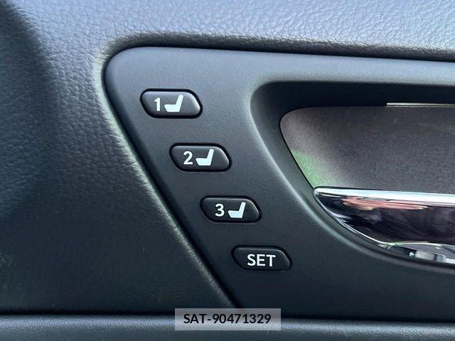 Lexus IS 2015-02 3934667-6