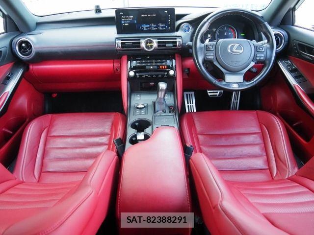 Lexus IS 2021-01 4044576-12