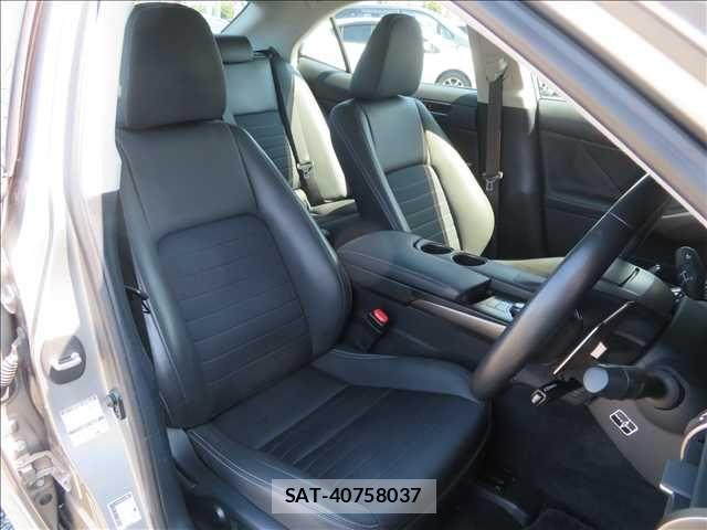 Lexus IS 2013-05 4595440-16