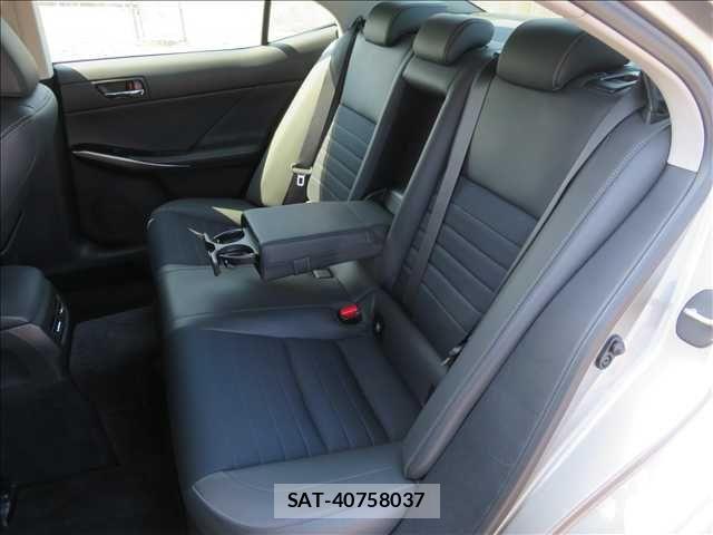 Lexus IS 2013-05 4595440-17