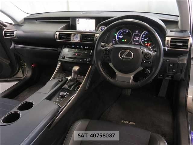 Lexus IS 2013-05 4595440-1