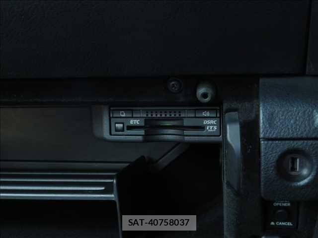 Lexus IS 2013-05 4595440-5