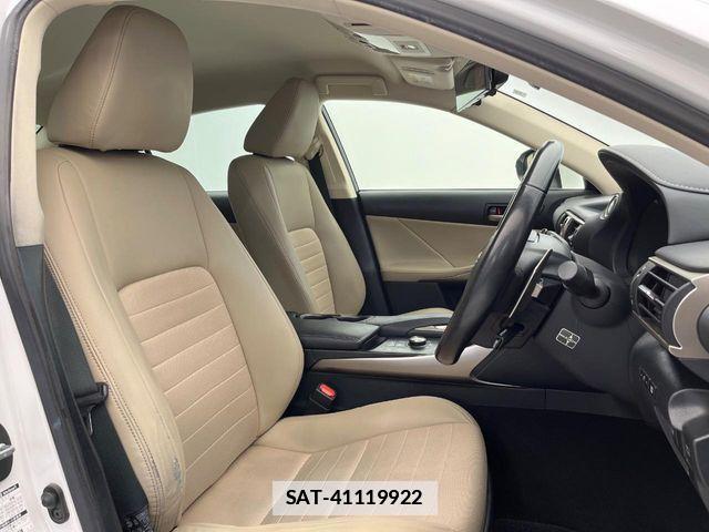 Lexus IS 2018-03 4595430-11