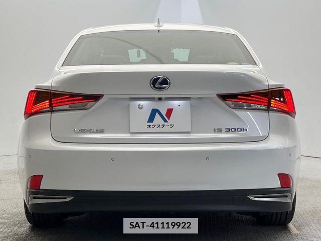Lexus IS 2018-03 4595430-14