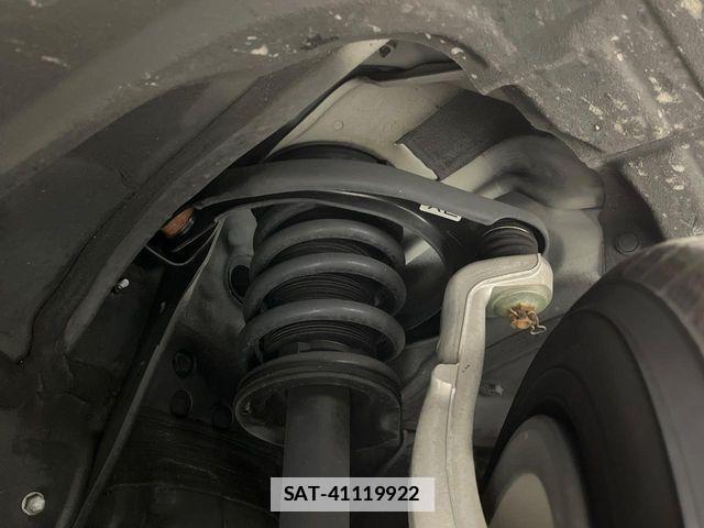 Lexus IS 2018-03 4595430-18