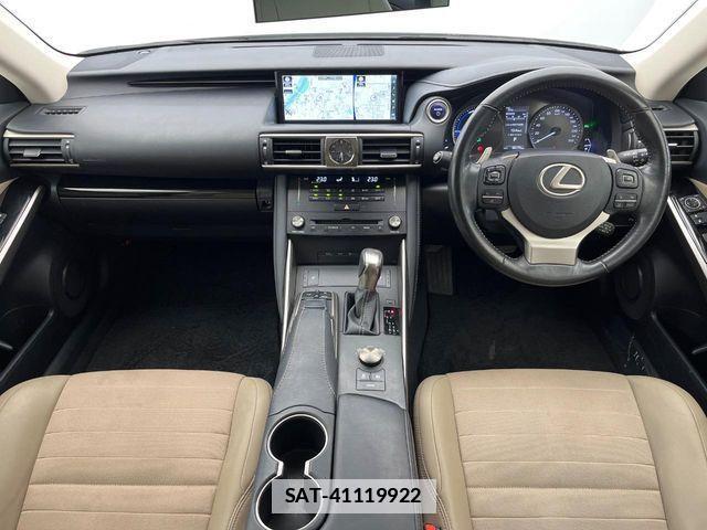 Lexus IS 2018-03 4595430-1