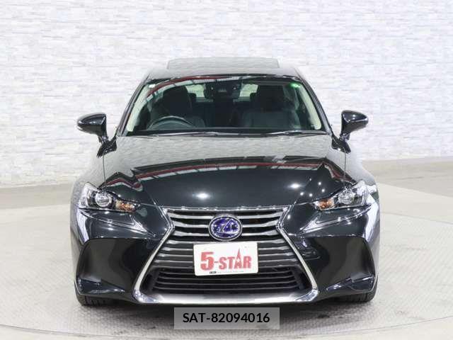Lexus IS 2017-04 4964245-10