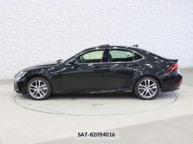 Lexus IS 2017-04 4964245-11