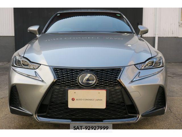 Lexus IS 2018-10 4964232-11