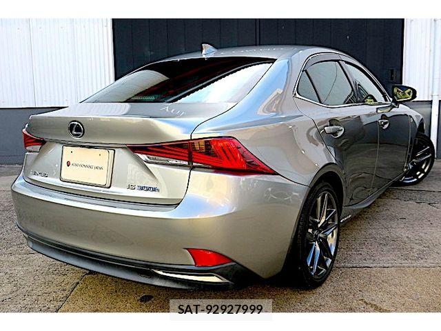 Lexus IS 2018-10 4964232-13
