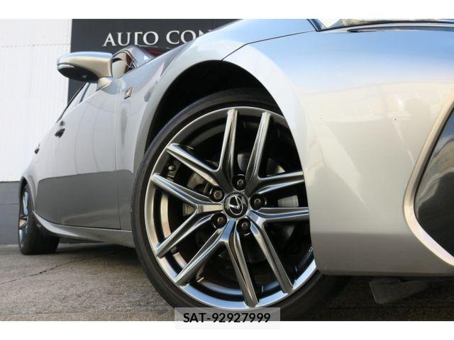 Lexus IS 2018-10 4964232-1
