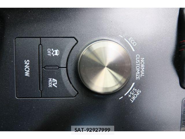 Lexus IS 2018-10 4964232-26