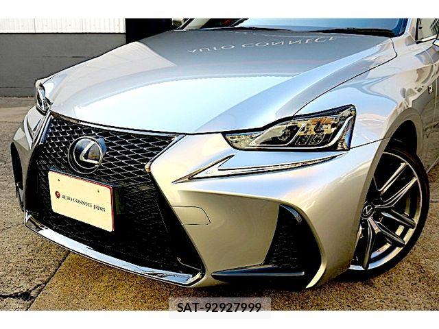 Lexus IS 2018-10 4964232-2