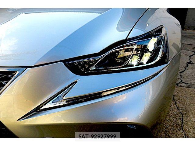 Lexus IS 2018-10 4964232-6