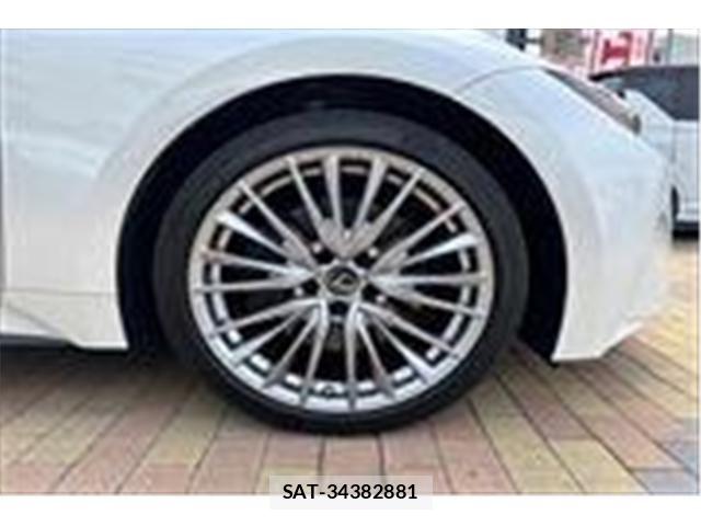 Lexus IS 2021-07 5870852-9