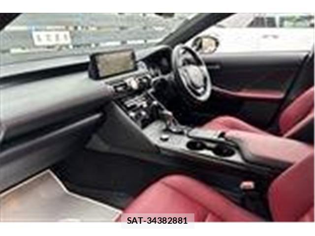 Lexus IS 2021-07 5870852-15