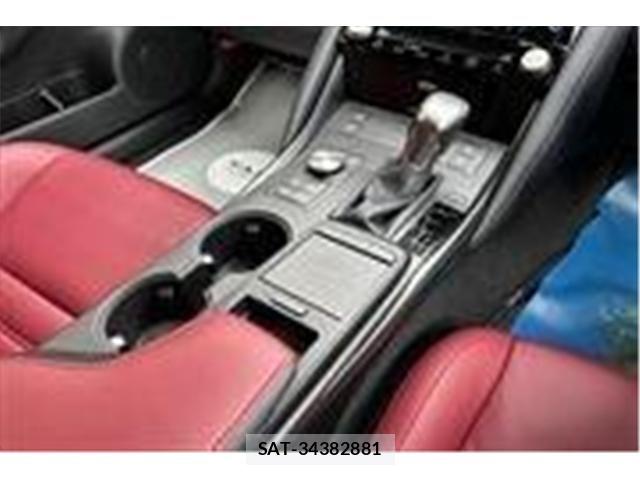 Lexus IS 2021-07 5870852-26