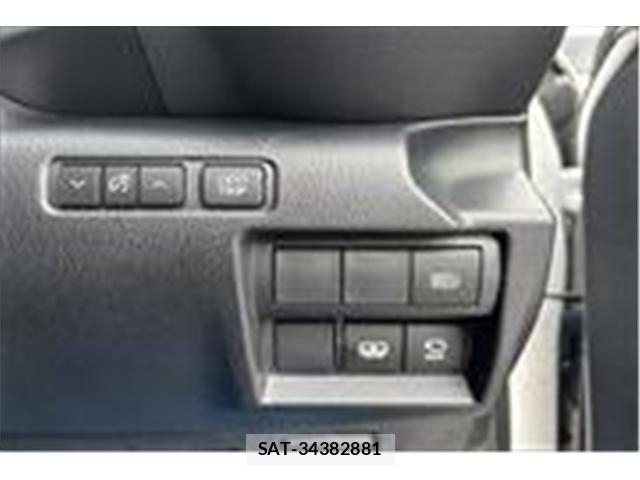Lexus IS 2021-07 5870852-28
