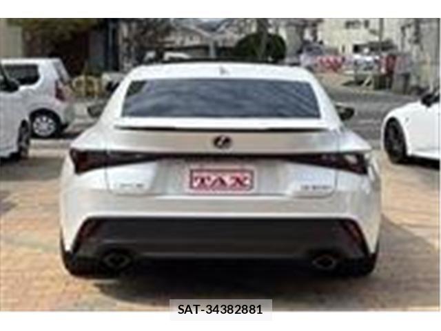 Lexus IS 2021-07 5870852-5