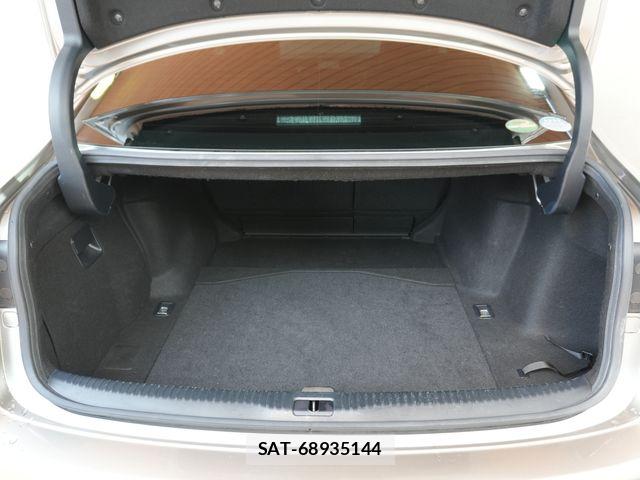 Lexus IS 2016-06 5870874-9