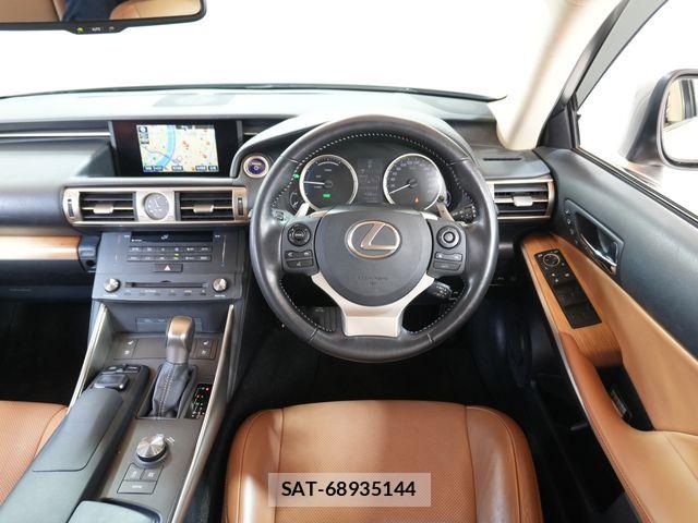 Lexus IS 2016-06 5870874-13