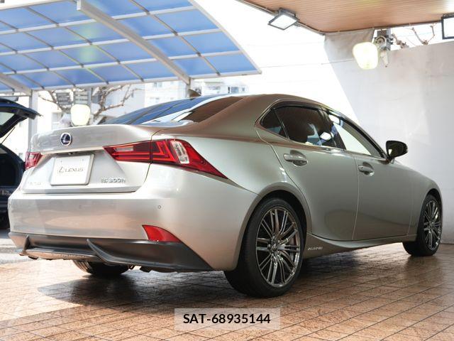Lexus IS 2016-06 5870874-20