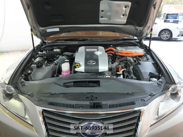 Lexus IS 2016-06 5870874-29