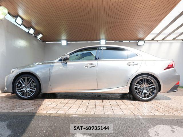 Lexus IS 2016-06 5870874-7