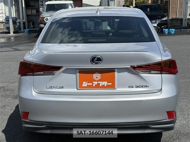 Lexus IS 2017-06 5870862-9