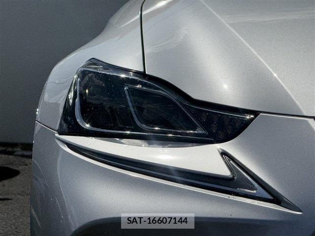 Lexus IS 2017-06 5870862-11