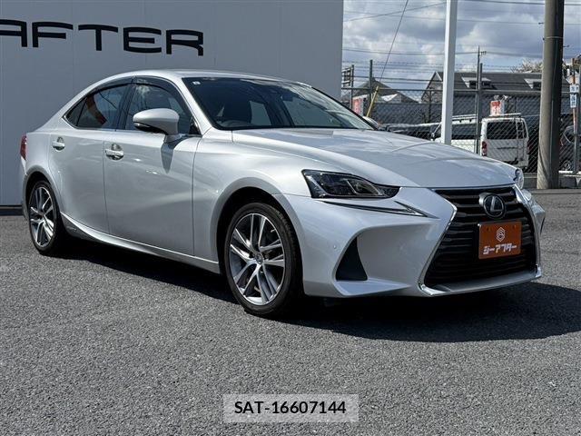 Lexus IS 2017-06 5870862-20