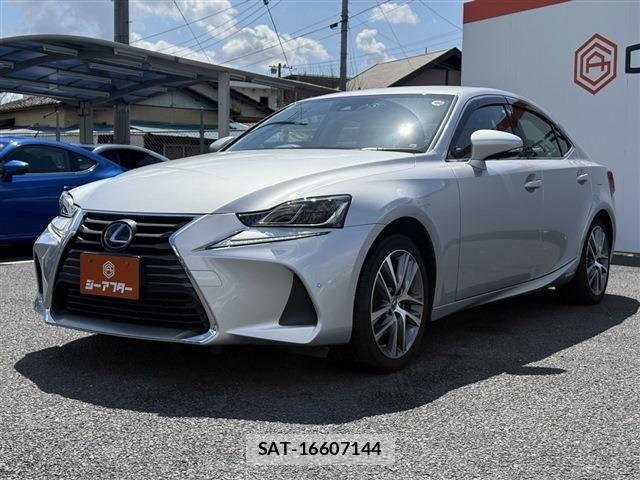 Lexus IS 2017-06 5870862-23