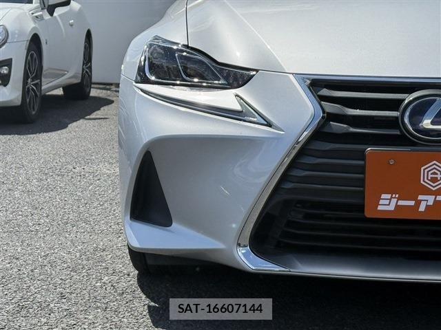 Lexus IS 2017-06 5870862-26