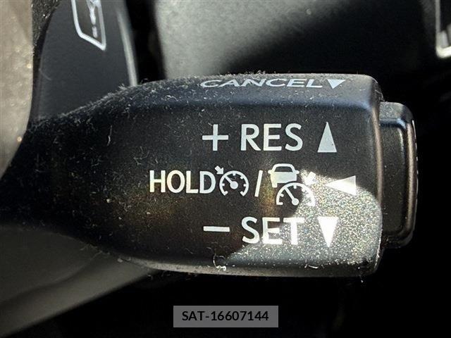 Lexus IS 2017-06 5870862-5