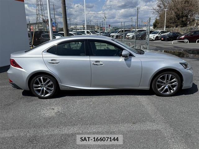 Lexus IS 2017-06 5870862-8