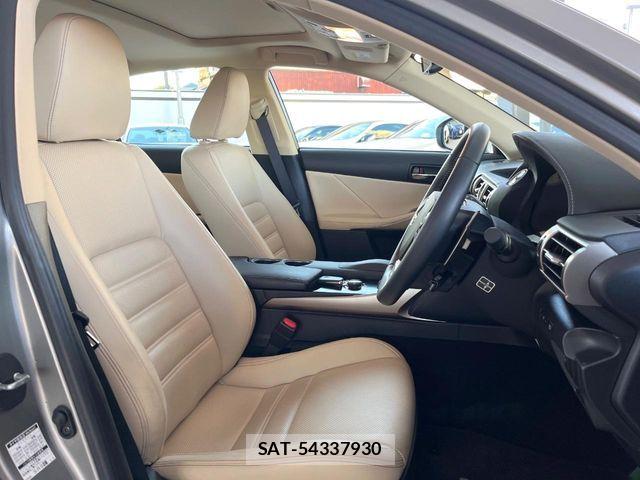 Lexus IS 2013-08 5870860-9