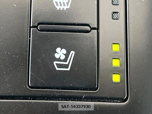 Lexus IS 2013-08 5870860-4