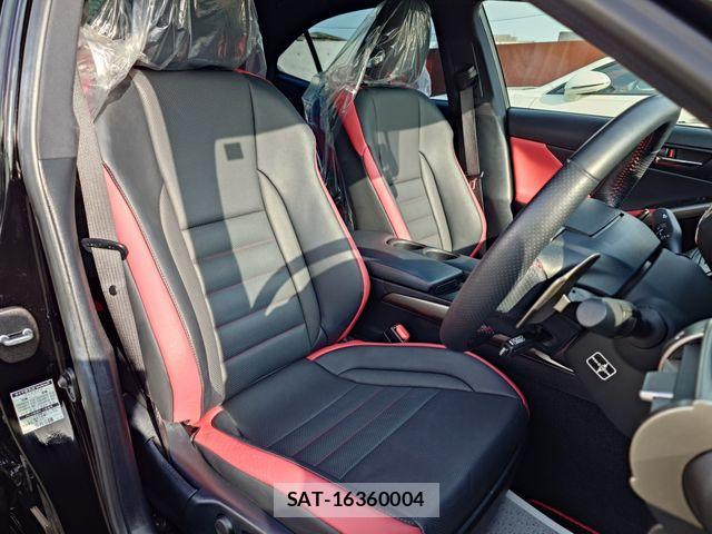 Lexus IS 2015-05 5870856-11