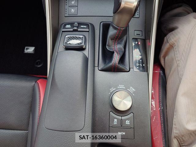 Lexus IS 2015-05 5870856-17