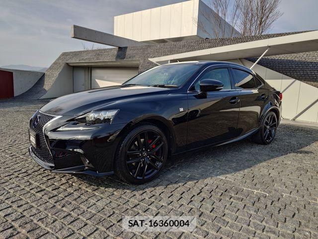 Lexus IS 2015-05 5870856-1