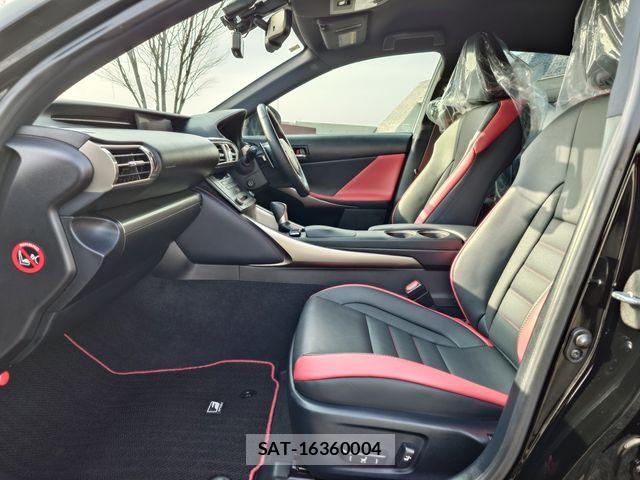 Lexus IS 2015-05 5870856-19