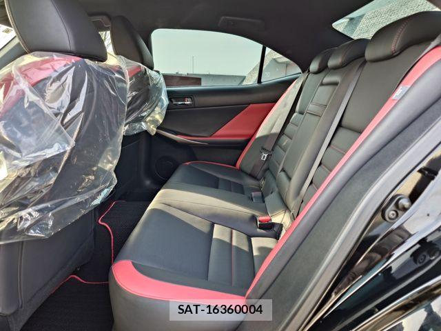 Lexus IS 2015-05 5870856-20