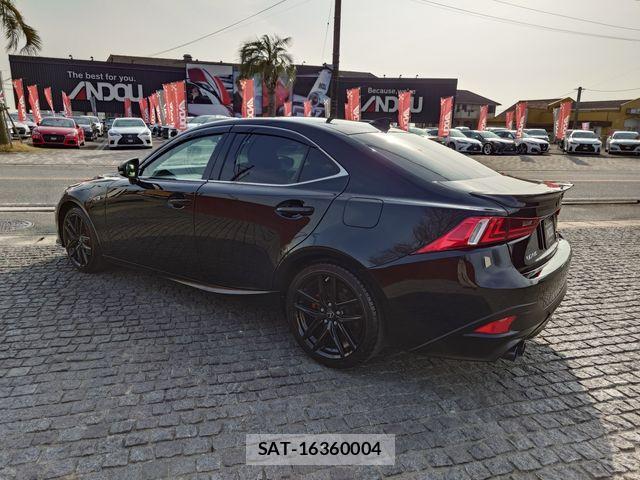 Lexus IS 2015-05 5870856-3