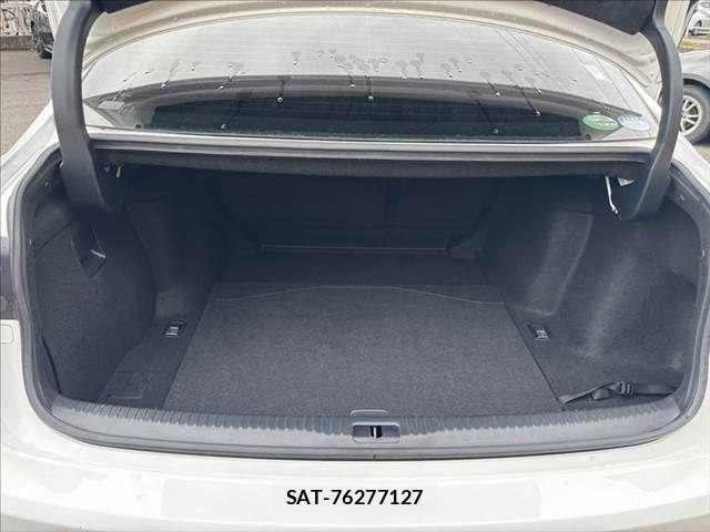 Lexus IS 2015-06 6011530-9