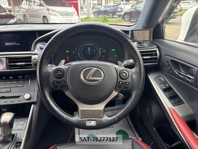 Lexus IS 2015-06 6011530-10
