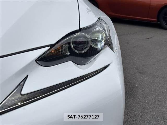 Lexus IS 2015-06 6011530-11