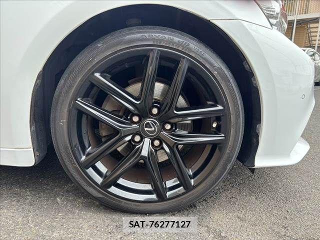 Lexus IS 2015-06 6011530-13