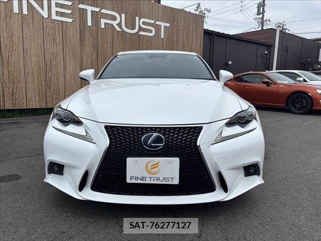 Lexus IS 2015-06 6011530-15