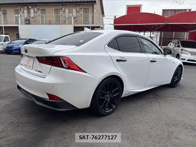 Lexus IS 2015-06 6011530-18