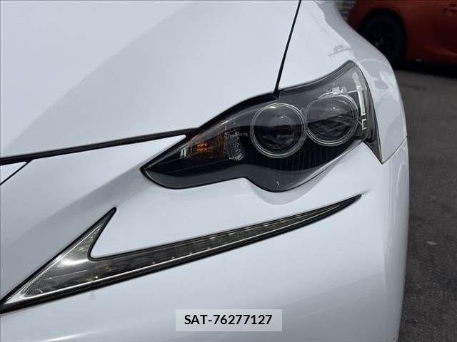 Lexus IS 2015-06 6011530-22